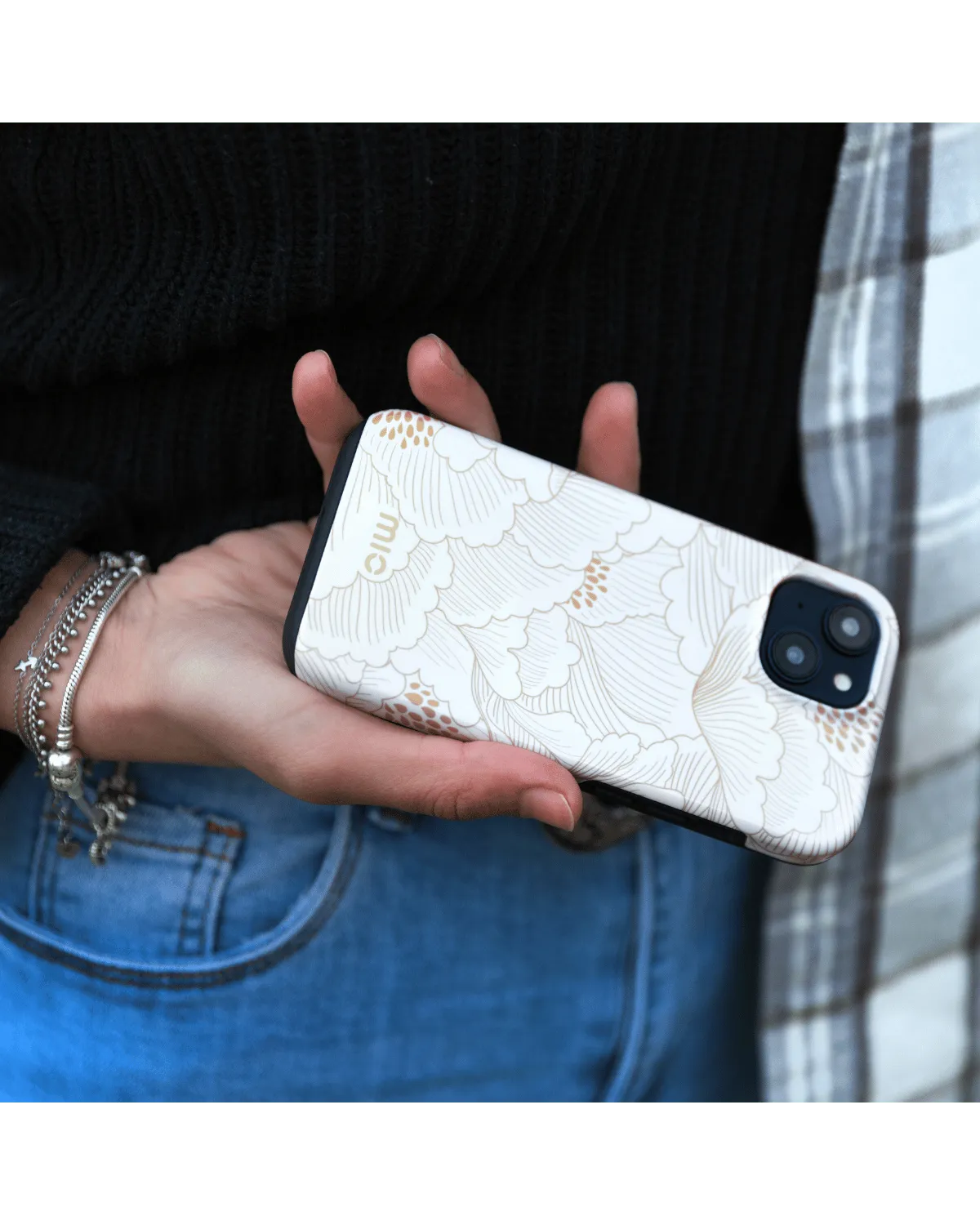 Handig en elegant Mio telefoonhoesje voor Samsung S24 Ultra 5G, wit met gouden bloemenprint.