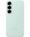 Mintgroene Samsung Silicone Cover voor de Galaxy S25 Plus 5G, met een minimalistisch design en uitsparingen voor de camera's.